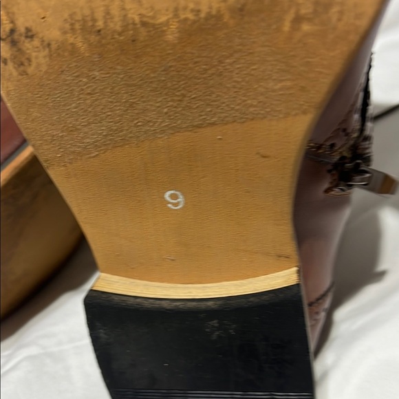 Brown Chukka Boots with Leather Sole and Ankle Height - Picture 3 of 6